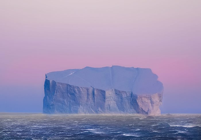 Gerlache strait sunset berg