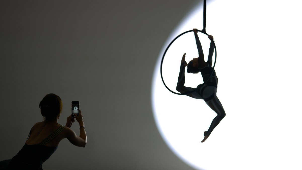 Acrobat rehearsal